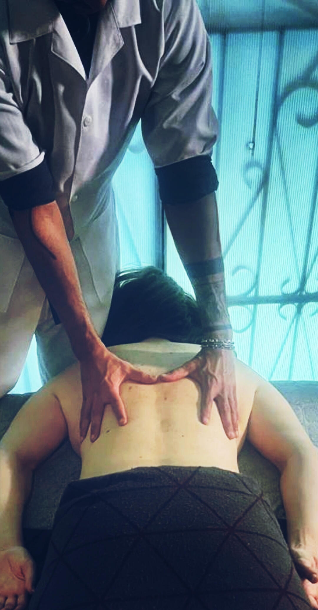 Massage relaxant: Lorsque quelqu&#39;un utilise le mot massage, il s&#39;agit normalement de celui-ci. c&#39;est sûrement le bon. N&#39;y pensez pas trop.Vas-y! 60min=110,00 90min=150,00