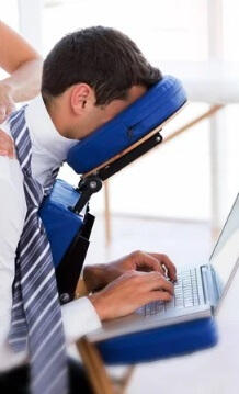 Massagem rápida: Da cabeça ao quadril, a solução mais simples pra viajar e voltar à tempo de responder seus emails. Primeira parada, Nárnia. 20min=60,00 35min=80,00